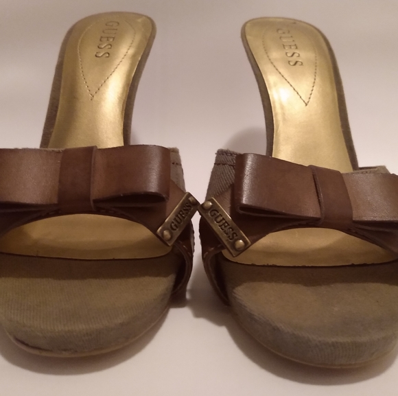 GUESS Army Green w/leather bow Heel - Picture 4 of 8